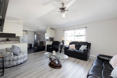 144 Mitchell Drive, Fort Mcmurray, AB - Indoor Photo Showing Living Room