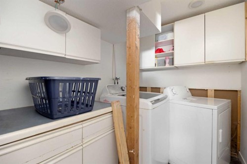 112 Hill Drive, Fort Mcmurray, AB - Indoor Photo Showing Laundry Room