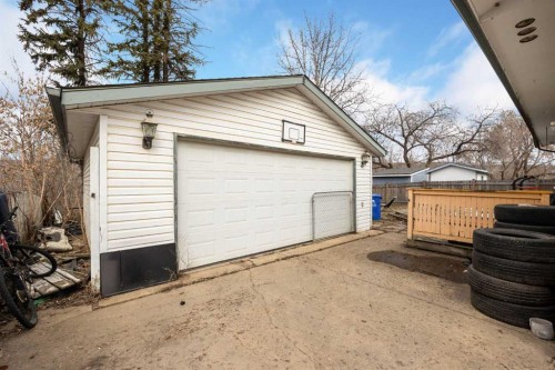 112 Hill Drive, Fort Mcmurray, AB - Outdoor With Exterior