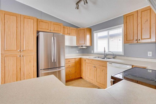 377 Ash Way, Fort Mcmurray, AB - Indoor Photo Showing Kitchen With Double Sink