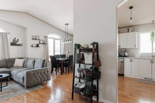 122 Wolff Way, Fort Mcmurray, AB - Indoor Photo Showing Other Room
