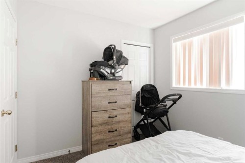122 Wolff Way, Fort Mcmurray, AB - Indoor Photo Showing Bedroom