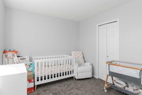 122 Wolff Way, Fort Mcmurray, AB - Indoor Photo Showing Bedroom