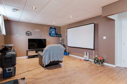 122 Wolff Way, Fort Mcmurray, AB - Indoor Photo Showing Other Room