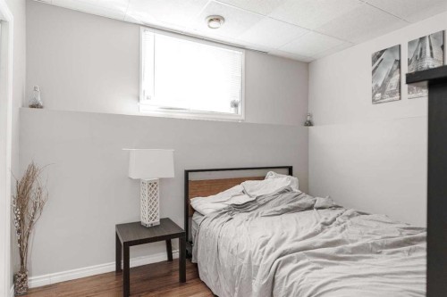 122 Wolff Way, Fort Mcmurray, AB - Indoor Photo Showing Bedroom