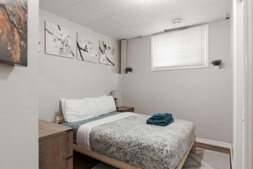 122 Wolff Way, Fort Mcmurray, AB - Indoor Photo Showing Bedroom