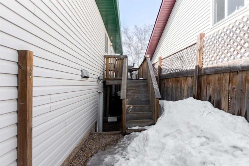 122 Wolff Way, Fort Mcmurray, AB - Outdoor With Exterior