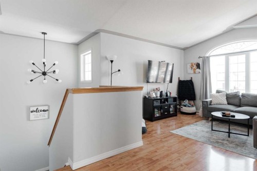 122 Wolff Way, Fort Mcmurray, AB - Indoor Photo Showing Living Room