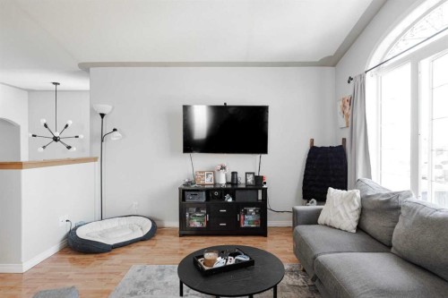 122 Wolff Way, Fort Mcmurray, AB - Indoor Photo Showing Living Room