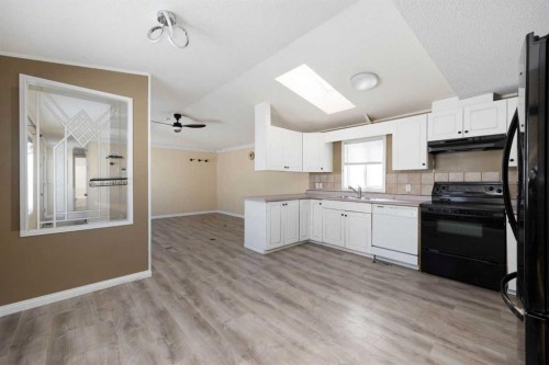 157 Cree Road, Fort Mcmurray, AB - Indoor Photo Showing Kitchen