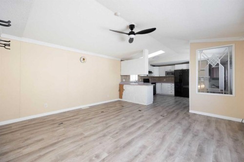 157 Cree Road, Fort Mcmurray, AB - Indoor Photo Showing Kitchen