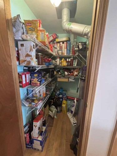 224011 680 Rural Athabasca County, Athabasca, AB - Indoor With Storage