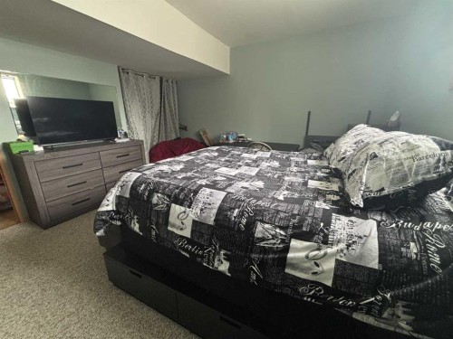 224011 680 Rural Athabasca County, Athabasca, AB - Indoor Photo Showing Bedroom