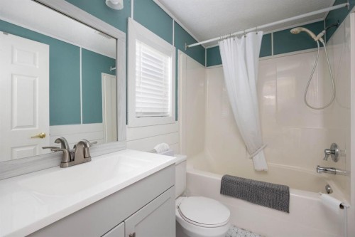 177 Couture Lane, Fort Mcmurray, AB - Indoor Photo Showing Bathroom