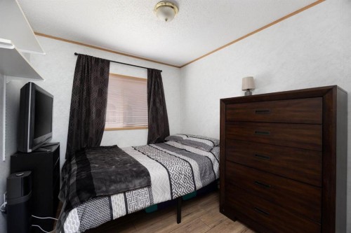 177 Couture Lane, Fort Mcmurray, AB - Indoor Photo Showing Bedroom