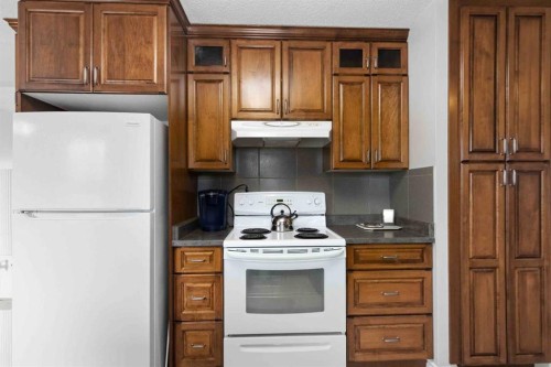 23 Clark Crescent, Fort Mcmurray, AB - Indoor Photo Showing Kitchen