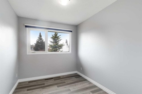 23 Clark Crescent, Fort Mcmurray, AB - Indoor Photo Showing Other Room