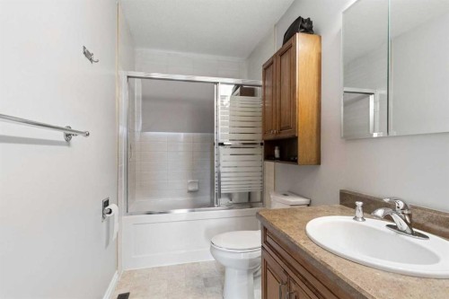 23 Clark Crescent, Fort Mcmurray, AB - Indoor Photo Showing Bathroom