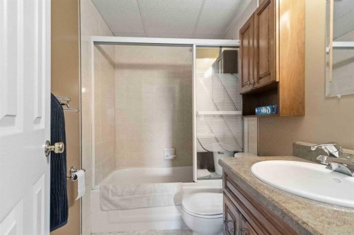 23 Clark Crescent, Fort Mcmurray, AB - Indoor Photo Showing Bathroom