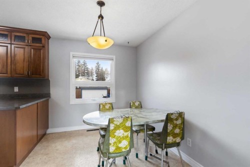 23 Clark Crescent, Fort Mcmurray, AB - Indoor Photo Showing Dining Room