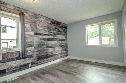 150 Leigh Crescent, Fort Mcmurray, AB - Indoor Photo Showing Other Room
