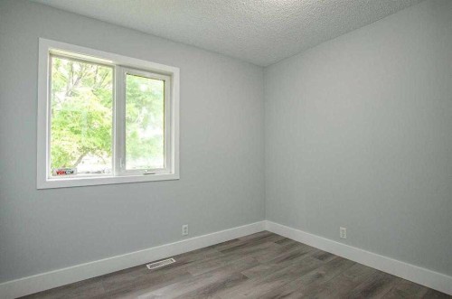 150 Leigh Crescent, Fort Mcmurray, AB - Indoor Photo Showing Other Room