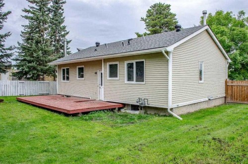 150 Leigh Crescent, Fort Mcmurray, AB - Outdoor With Exterior