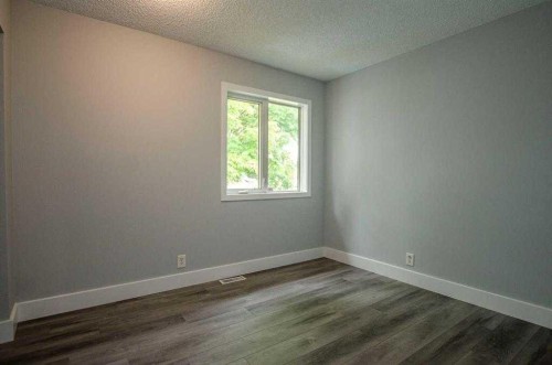 150 Leigh Crescent, Fort Mcmurray, AB - Indoor Photo Showing Other Room
