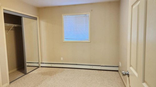 1411-200 Lougheed Drive, Fort Mcmurray, AB - Indoor Photo Showing Other Room