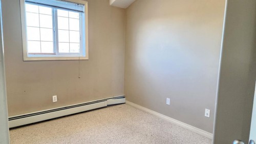 1411-200 Lougheed Drive, Fort Mcmurray, AB - Indoor Photo Showing Other Room