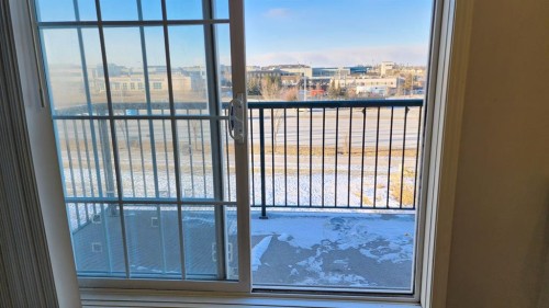 1411-200 Lougheed Drive, Fort Mcmurray, AB - Indoor Photo Showing Other Room