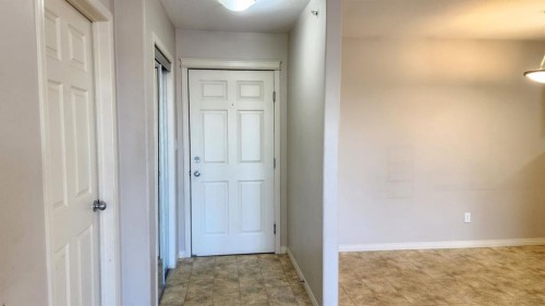 1411-200 Lougheed Drive, Fort Mcmurray, AB - Indoor Photo Showing Other Room