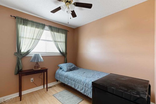 162 Caldwell Crescent, Fort Mcmurray, AB - Indoor Photo Showing Bedroom