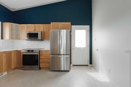 181 Waniandy Way, Fort Mcmurray, AB - Indoor Photo Showing Kitchen With Stainless Steel Kitchen
