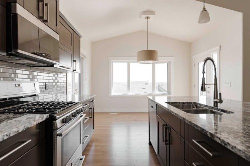 111 Killdeer Way, Fort Mcmurray, AB - Indoor Photo Showing Kitchen With Double Sink With Upgraded Kitchen