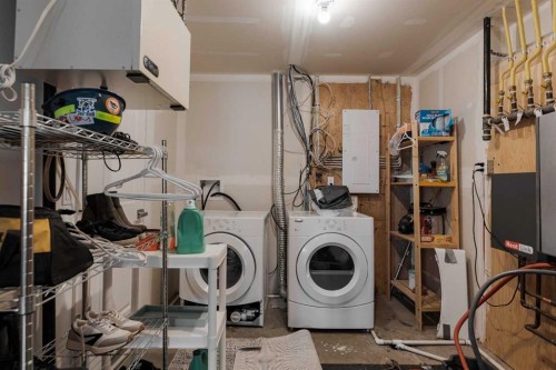 111 Killdeer Way, Fort Mcmurray, AB - Indoor Photo Showing Laundry Room