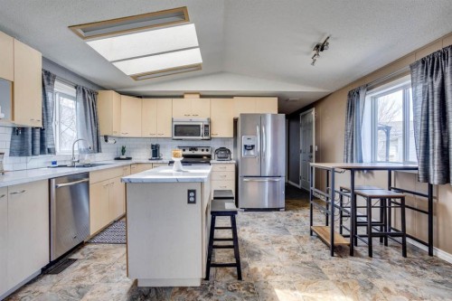 123 Hunter Place, Fort Mcmurray, AB - Indoor Photo Showing Kitchen With Stainless Steel Kitchen