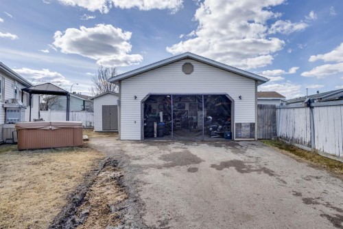 123 Hunter Place, Fort Mcmurray, AB - Outdoor