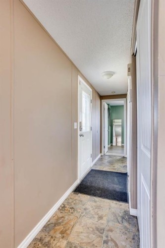 123 Hunter Place, Fort Mcmurray, AB - Indoor Photo Showing Other Room