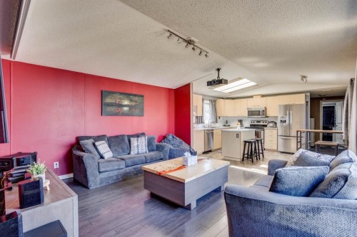 123 Hunter Place, Fort Mcmurray, AB - Indoor Photo Showing Living Room