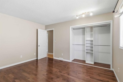 307 Cornwall Drive, Fort Mcmurray, AB - Indoor Photo Showing Other Room