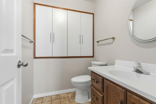 307 Cornwall Drive, Fort Mcmurray, AB - Indoor Photo Showing Bathroom