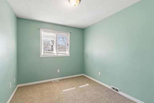 307 Cornwall Drive, Fort Mcmurray, AB - Indoor Photo Showing Other Room