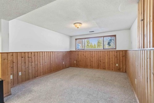 307 Cornwall Drive, Fort Mcmurray, AB - Indoor Photo Showing Other Room