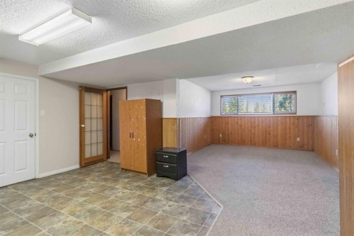 307 Cornwall Drive, Fort Mcmurray, AB - Indoor Photo Showing Other Room