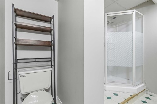 307 Cornwall Drive, Fort Mcmurray, AB - Indoor Photo Showing Bathroom