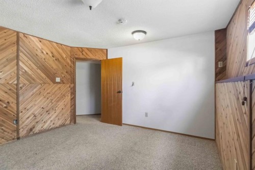 307 Cornwall Drive, Fort Mcmurray, AB - Indoor Photo Showing Other Room
