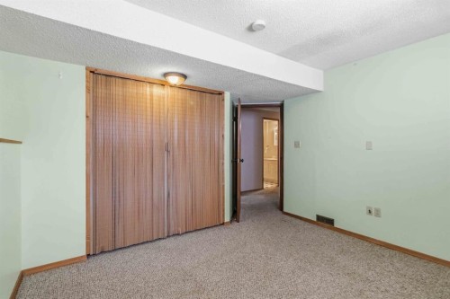307 Cornwall Drive, Fort Mcmurray, AB - Indoor Photo Showing Other Room