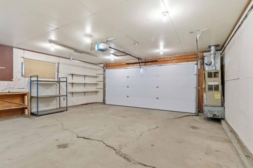 307 Cornwall Drive, Fort Mcmurray, AB - Indoor Photo Showing Garage