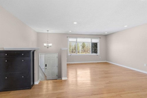 307 Cornwall Drive, Fort Mcmurray, AB - Indoor Photo Showing Other Room